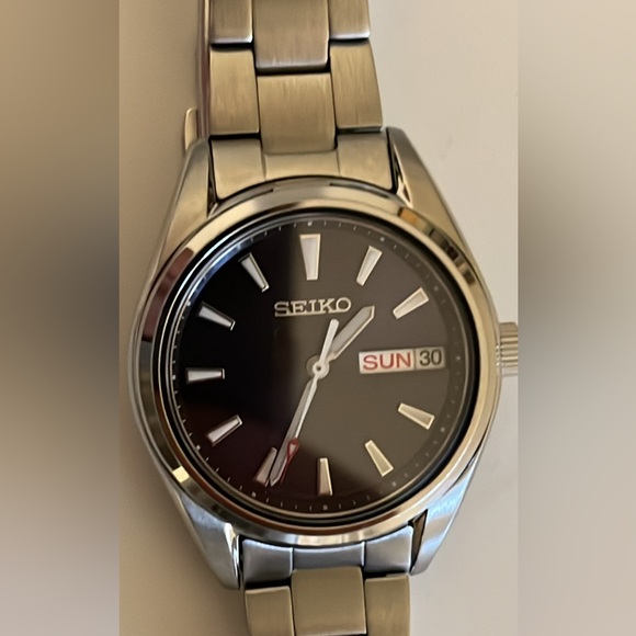 Seiko ladies SUR353 watch - Picture 2 of 4